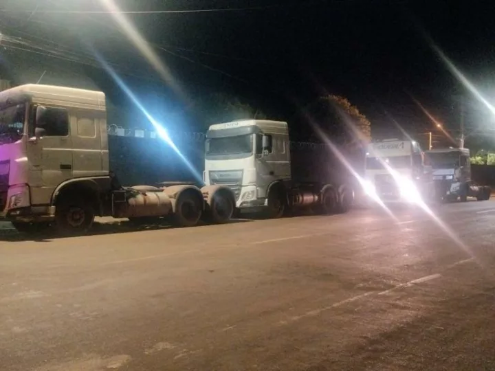 Polícia Militar prende três homens e recupera três caminhões furtados em Rondonópolis