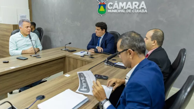 Secretário participa de Comissão de Obras Públicas e apresenta balanço de ações