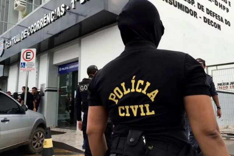 Jovem investigado por violência doméstica é preso com armas em Juína