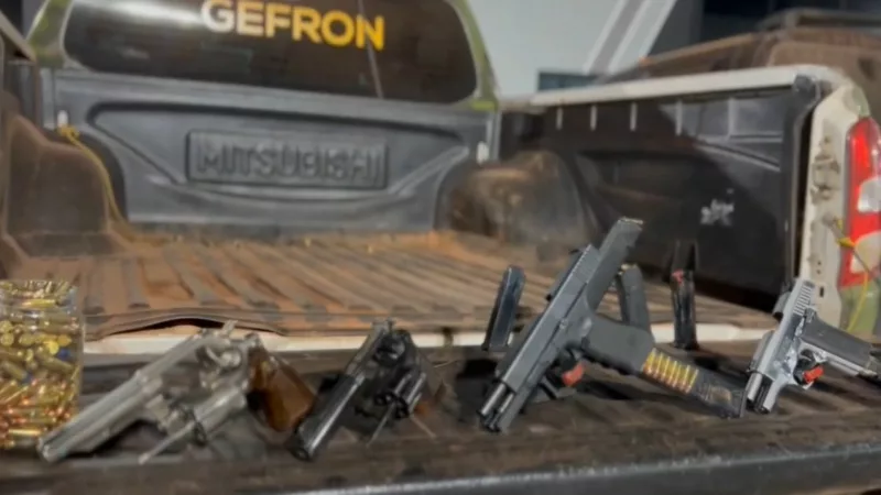 Forças de segurança apreendem arsenal e causam prejuízo de mais de R$ 118 mil às facções criminosas