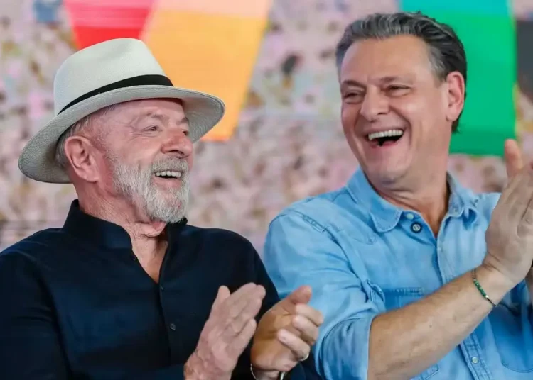 Lula lança programa Solo Vivo no Mato Grosso ao lado de Fávaro, com entrega de máquinas agrícolas