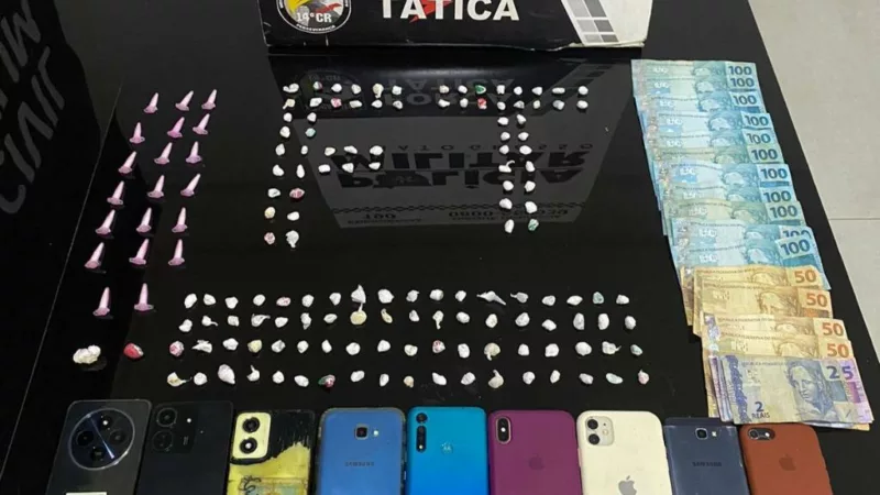 Força Tática desarticula ponto de venda de drogas e conduz oito pessoas em Nova Mutum