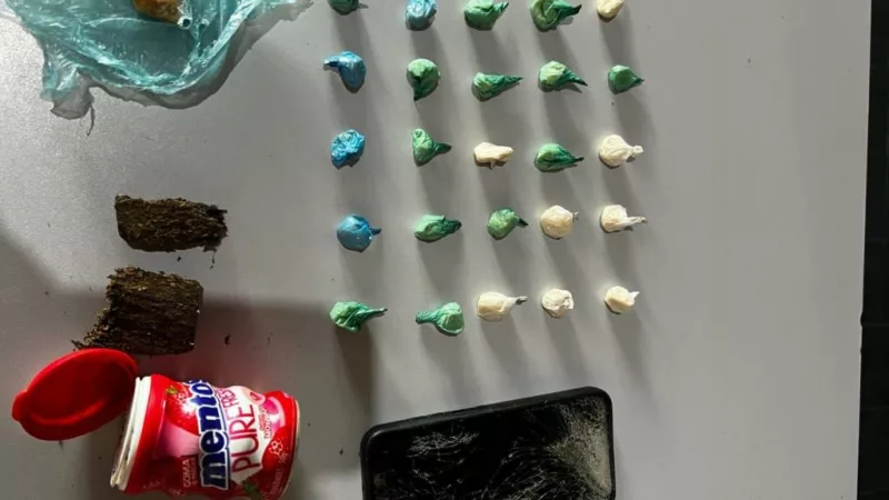 Polícia Militar prende homem com 25 porções de pasta base em Araputanga
