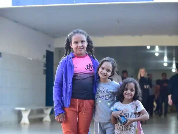 Famílias são valorizadas com ações educativas, lúdicas e de embelezamento na Justiça Sem Fronteiras