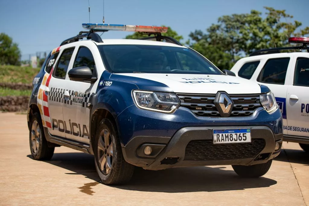 Polícia Militar prende homem em flagrante por violação de sepultura