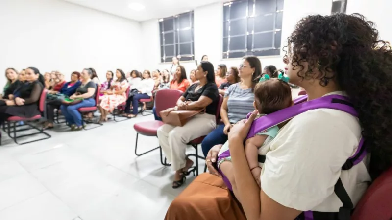 Mais de 70 mulheres participam de palestra sobre liderança e inteligência emocional