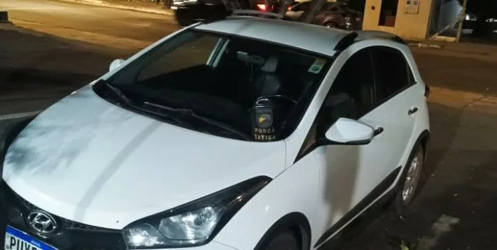 Força Tática recupera veículo roubado escondido em região de mata em Rondonópolis