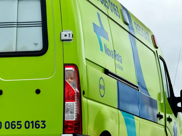 Engavetamento na BR-163 envolve carro e carretas em Nova Mutum