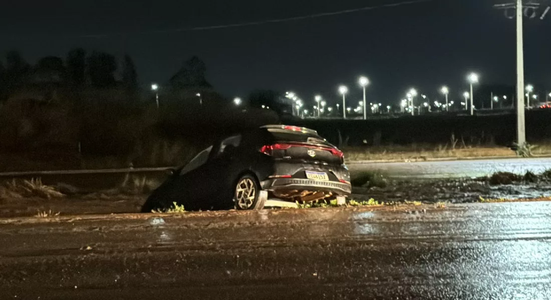 Motorista embriagado colide carro com outro, foge e cai em vala na BR-163 em Sinop