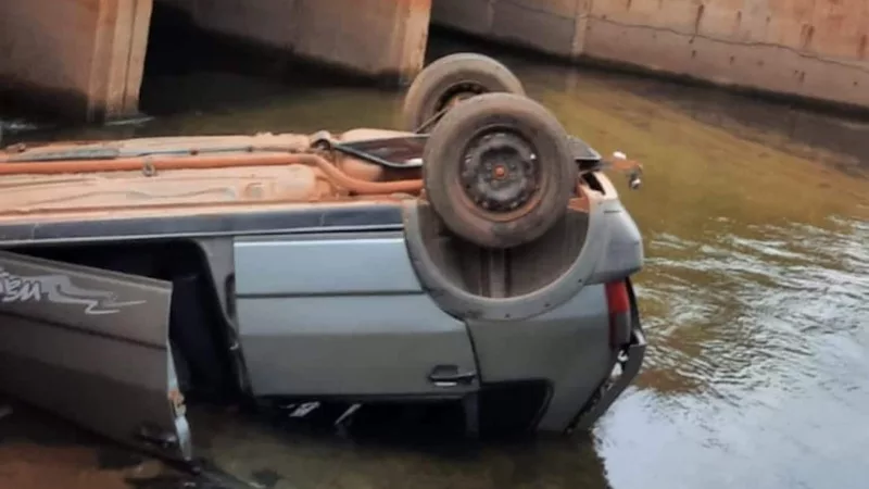 Carro cai de ponte e mulher morre no Nortão