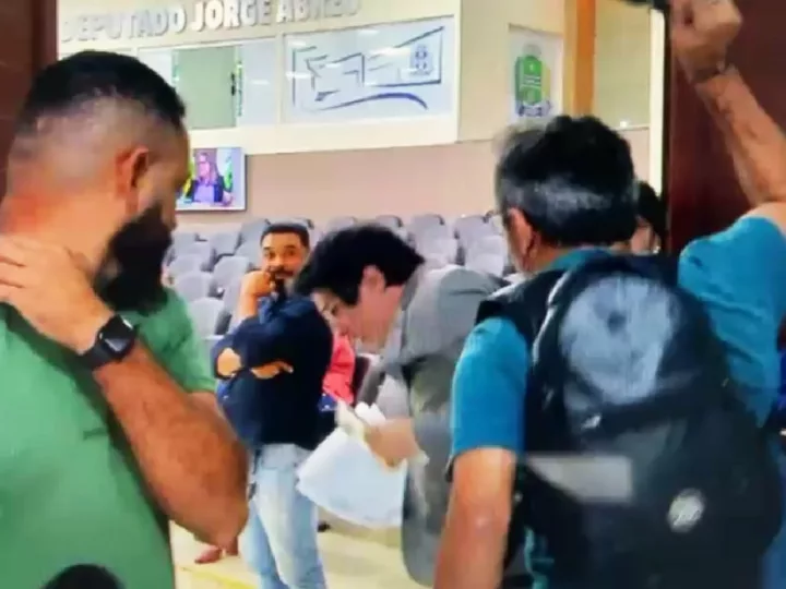 Vereador é agredido por jornalista na câmara de Sinop
