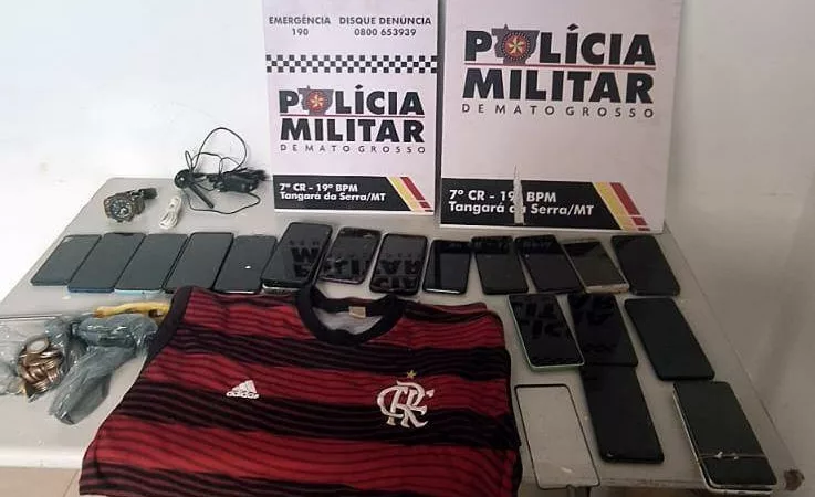 Polícia Militar recupera 20 celulares e prende homem suspeito por furtos em lojas de Tangará da Serra