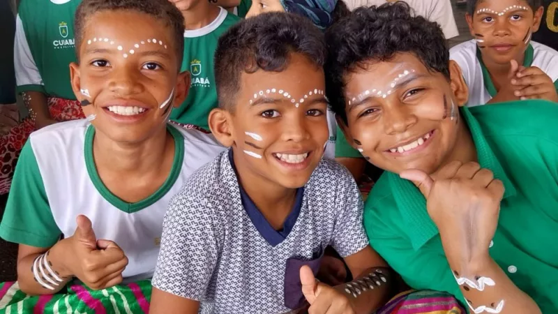 Estudantes de Cuiabá homenageiam cultura africana e história de artistas negros