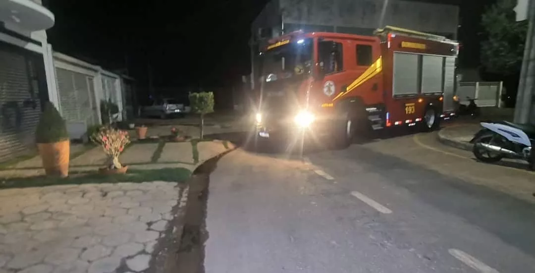 Moradores controlam princípio de incêndio em transformador residencial em Sinop