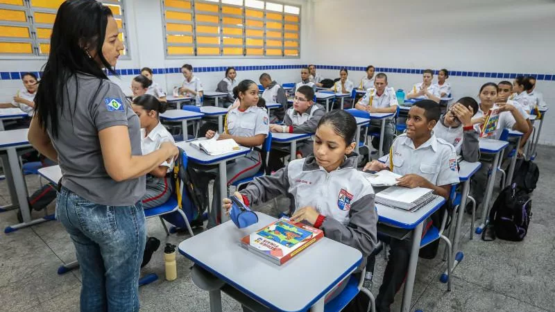 Seduc e Unemat realizam premiação de estudantes das Escolas Estaduais Militares que se destacaram na 2ª Olimpíada de Matemática