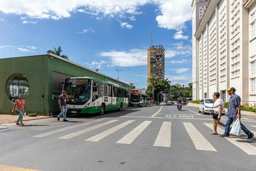 Ônibus serão gratuitos em Cuiabá na reta final do ano; confira as datas