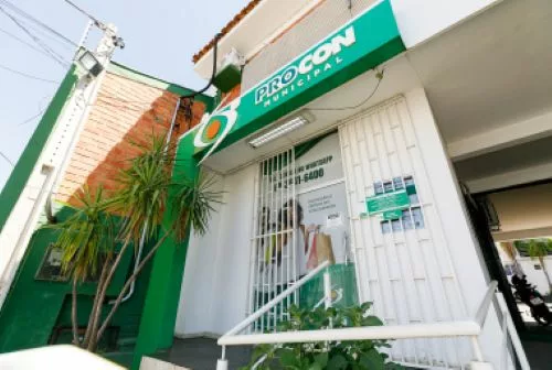 Procon Municipal reforça orientações para compras de Natal e alerta consumidores sobre golpes e práticas abusivas