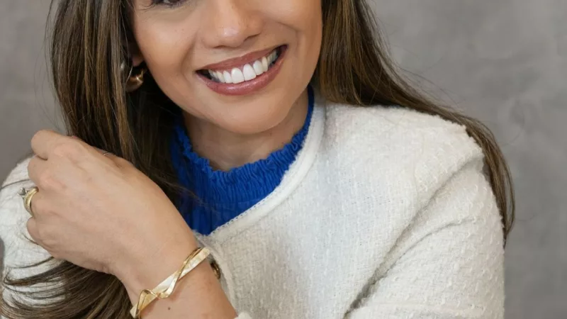 Ousadia Literária: Cristiane Oliveira Henriques Lança “REFAMÍLIA” e Propõe Novo Neologismo ao Dicionário Brasileiro