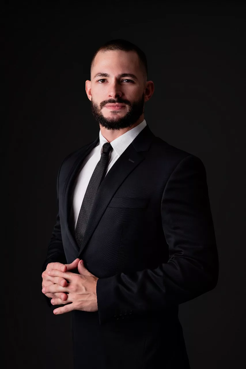 Da Natureza Jurídica do Cartão de Crédito Consignado: Contrato Híbrido e Seus Efeitos Legais