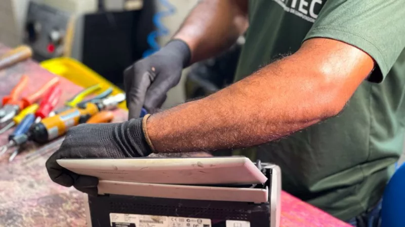 Seciteci doa 310 computadores e forma 370 alunos no programa Recytec