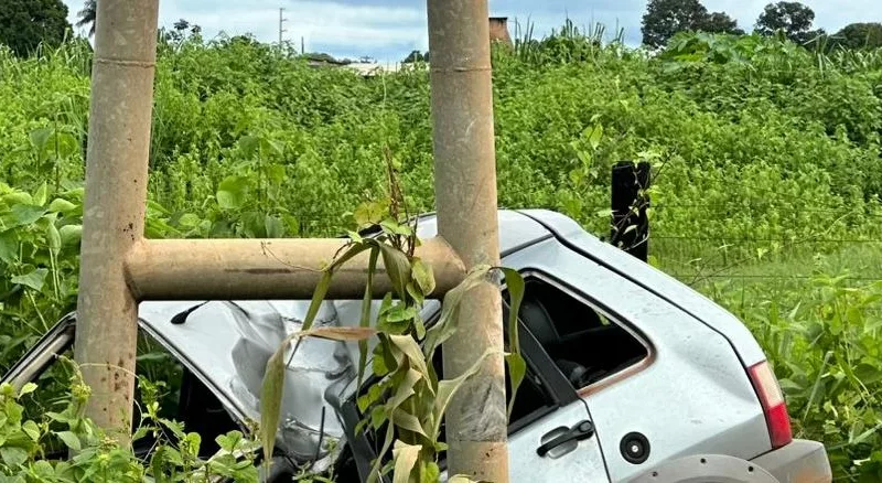 Acidente envolvendo carro deixa um morto em rodovia de Sinop