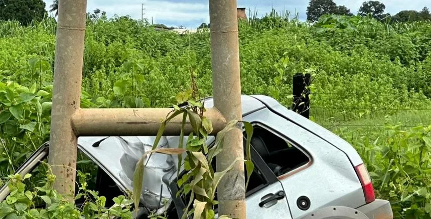 Acidente envolvendo carro deixa um morto em rodovia de Sinop
