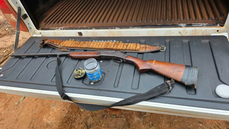 PM prende homem com espingarda e 98 munições em Brasnorte