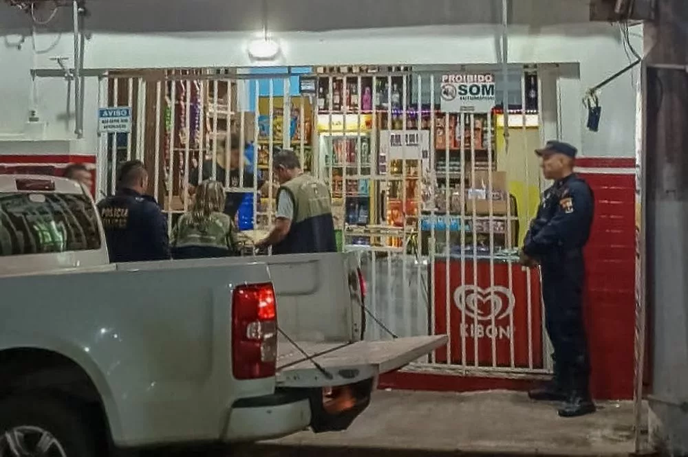 Quatro distribuidoras são interditadas durante operação em bairros da capital