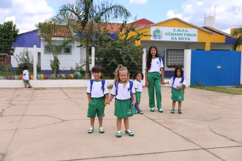 Sinop: Mais de 23 mil alunos voltam às aulas na rede municipal de Sinop com kits e uniformes novos