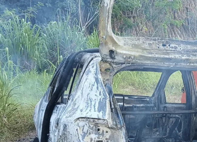 Corpo é encontrado no porta-malas de veículo incendiado em Mato Gros