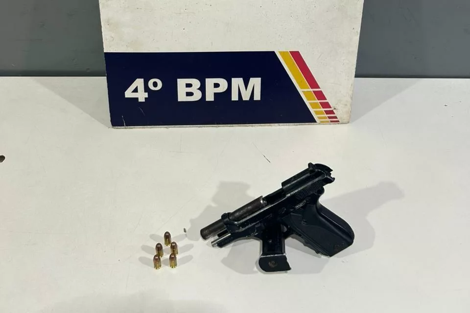 PM prende motorista por porte ilegal de arma de fogo após ameaçar homem