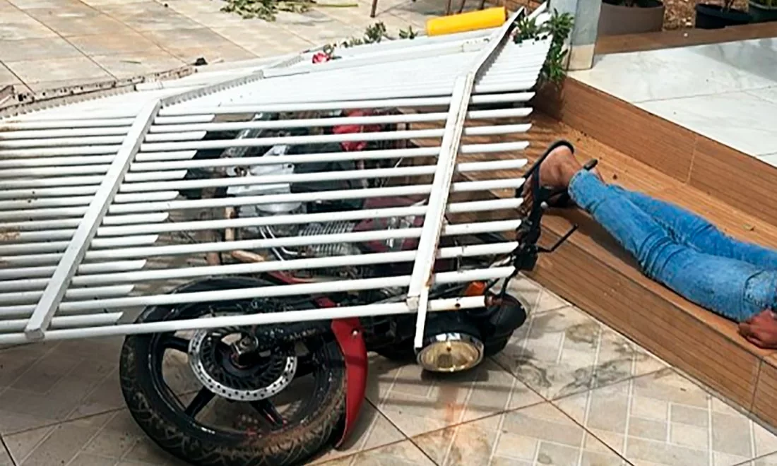 Colíder: condutor é flagrado com moto adulterada, colide em portão durante fuga e acaba detido