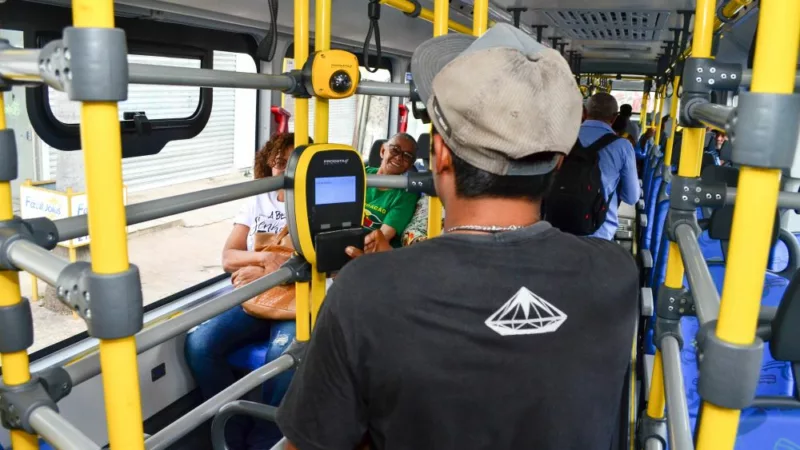 Prefeitura mantém ônibus grátis até 23h59 desta sexta e retoma no domingo