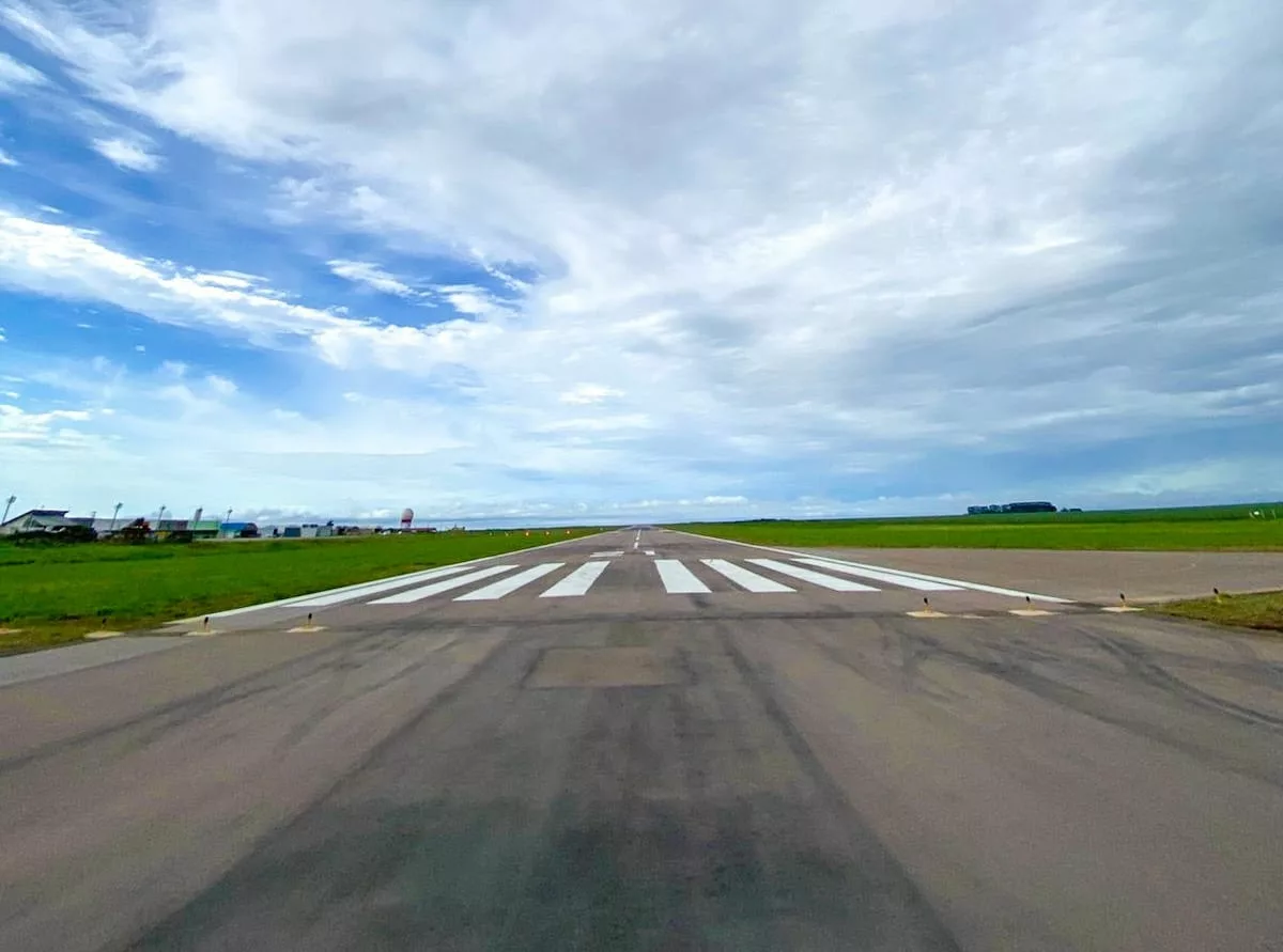 Pista de pouso e decolagem é ampliada no aeroporto de Sinop