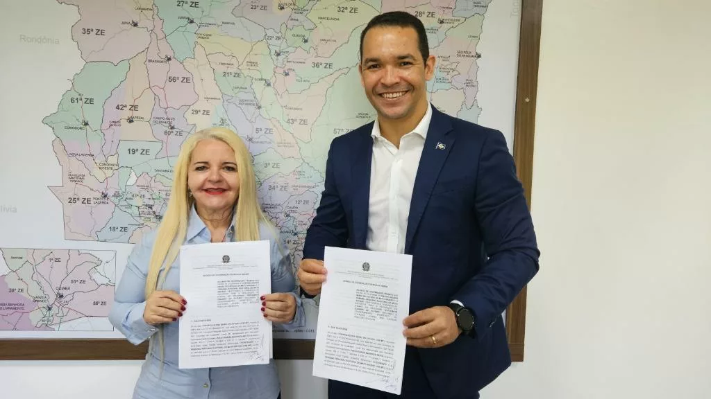 CGE e TRE firmam parceria para fortalecer consciência eleitoral de estudantes