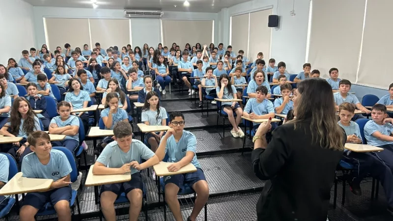 Ex-alunas voltam ao Colégio CAD e mostram que grandes histórias começam dentro da sala de aula