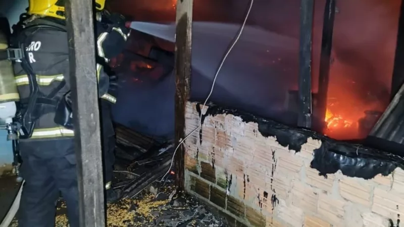 Corpo de Bombeiros combate incêndios em residências em Sinop e Sorriso