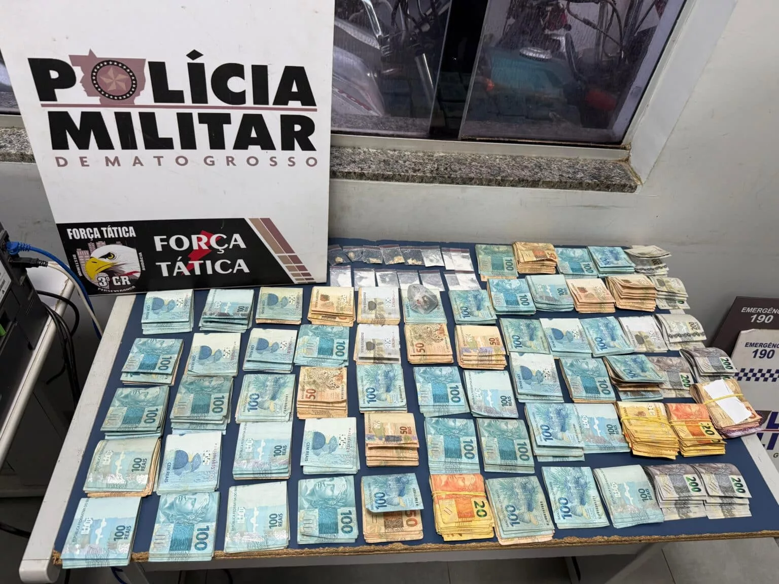 Acusada de ser “contadora do tráfico” é presa com mais de R$ 60 mil em Sinop