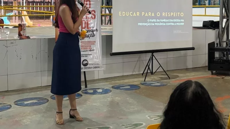 Palestra promovida pela Prefeitura de Sinop reforça papel da família na prevenção da violência contra a mulher