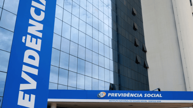 INSS paga segunda parcela do 13º a aposentados e pensionistas
