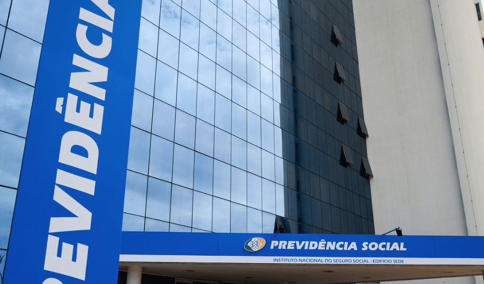 INSS paga segunda parcela do 13º a aposentados e pensionistas