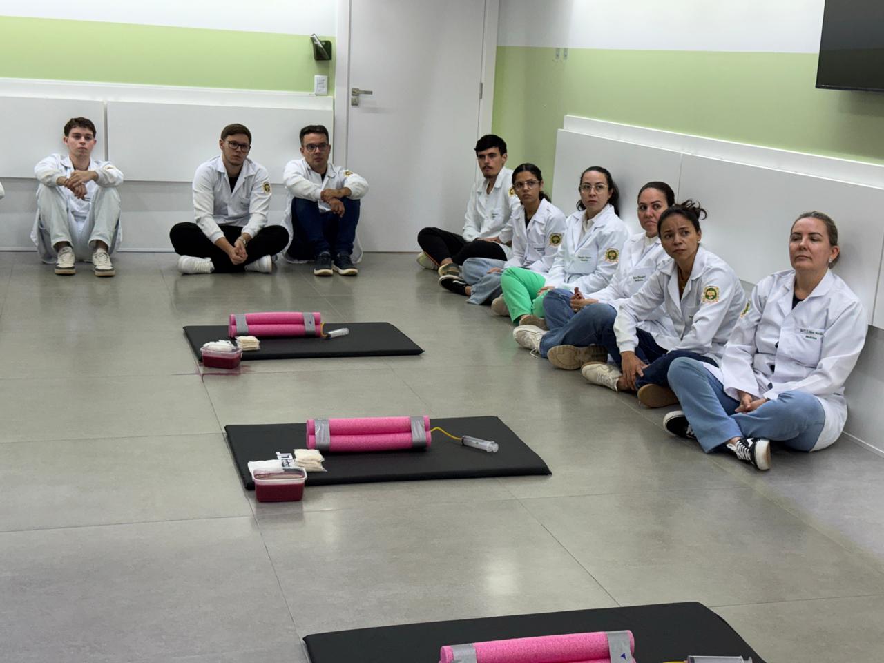 Primeira turma de Medicina de Sinop recebe certificação internacional em atendimento a traumas