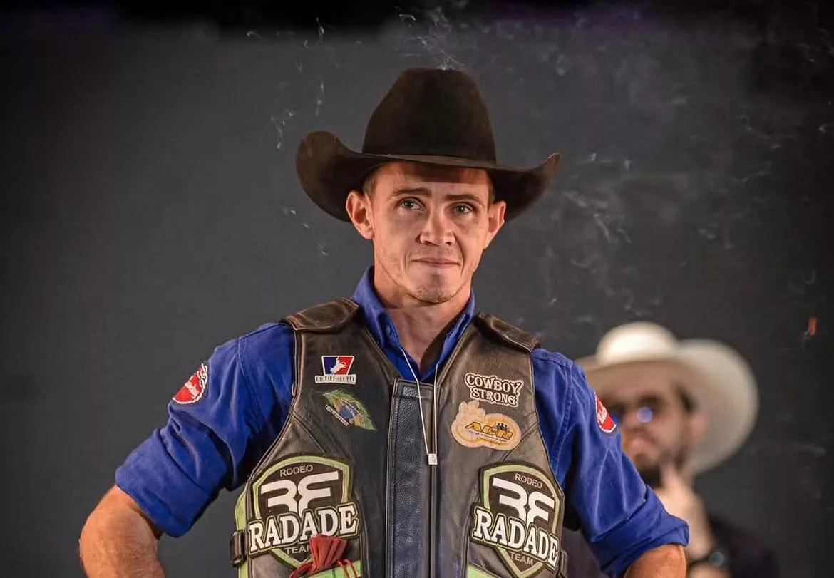 Morre cowboy de MT que acabou pisoteado por touro durante montaria em São Paulo