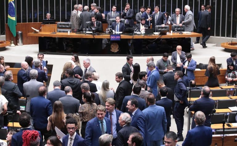 Câmara aprova em dois turnos fim da escala 6×1; veja como votaram deputados de Mato Grosso