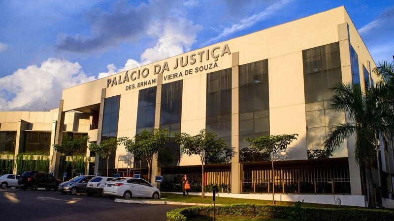 Justiça de MT dá 72 horas para município retomar transporte escolar sob pena de multa de até R$ 100 mil