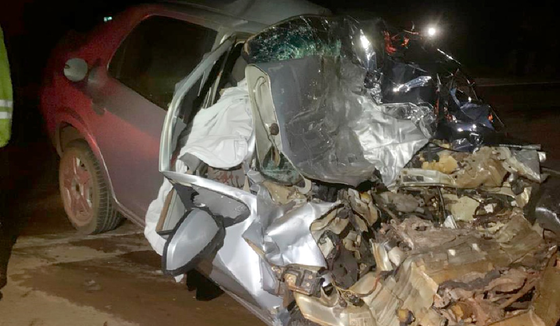 Dois morrem após carro colidir com carreta na BR-163 em Guarantã