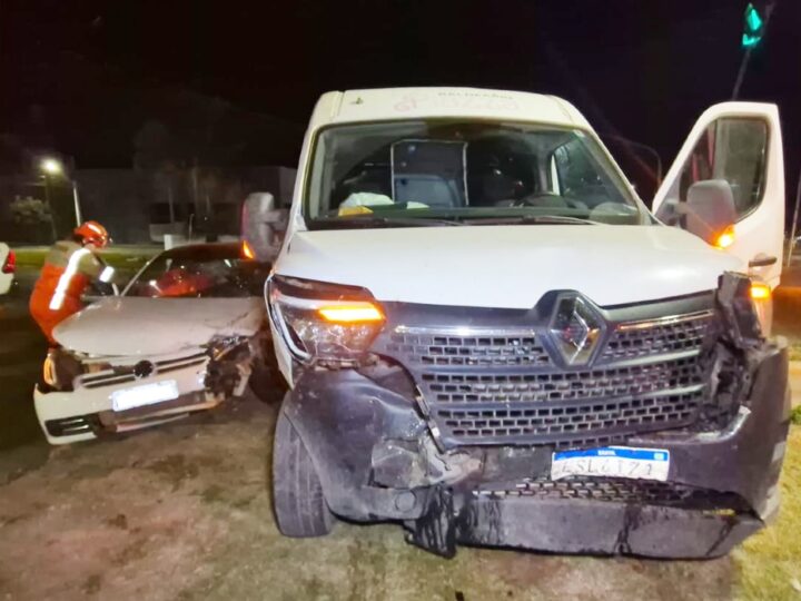 Sinop: condutor bêbado é preso após colisão de carro e furgão; dois feridos