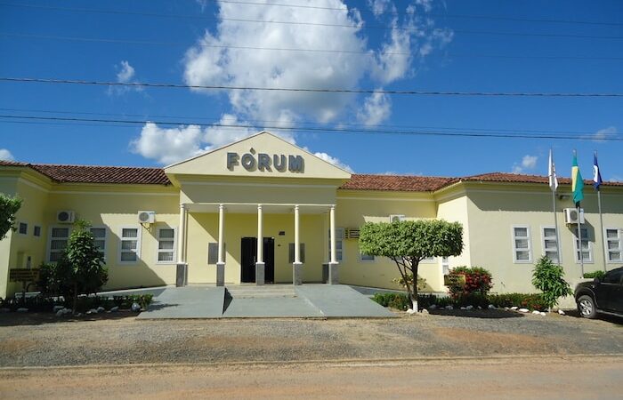 Justiça afasta secretária municipal por falta de qualificação e nepotismo em Mato Grosso