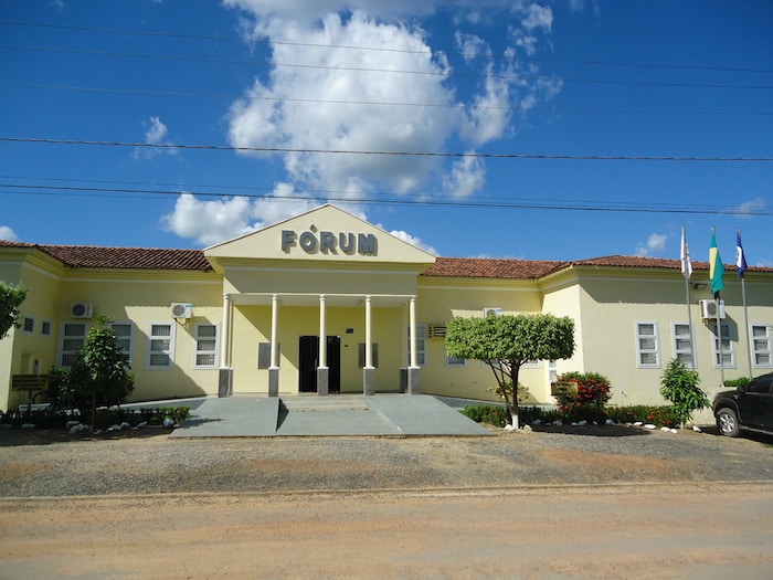 Justiça afasta secretária municipal por falta de qualificação e nepotismo em Mato Grosso