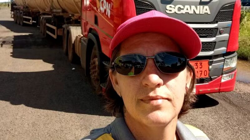 Identificada motorista que morreu em acidente com carretas em Mato Grosso; uma pegou fogo